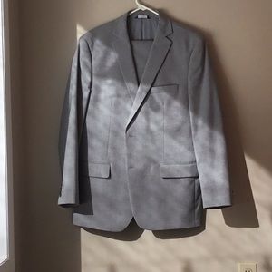 Light Gray 2 Piece Men’s Dress Suit